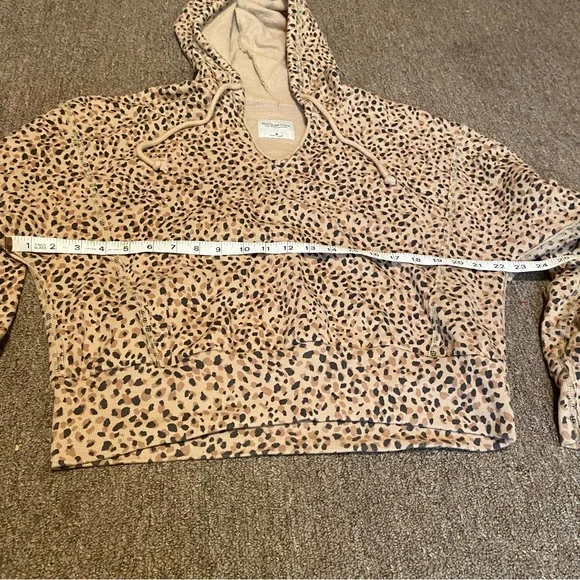 Abercrombie & Fitch Soft AF cropped cheetah print sweatshirt Size M Oversize - Picture 8 of 10